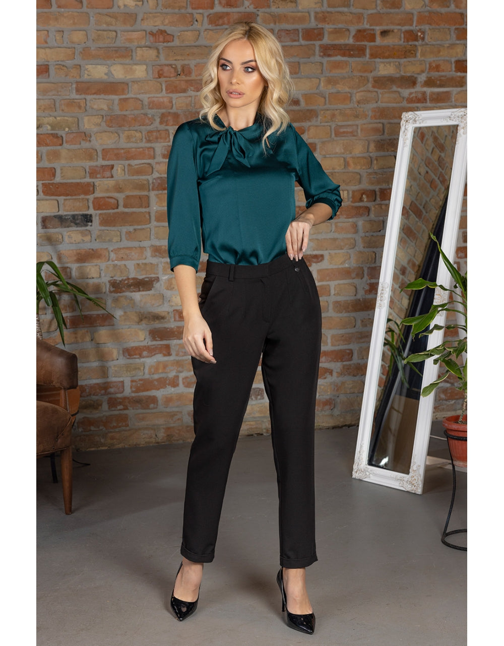 Pantalone 23102 - Crna